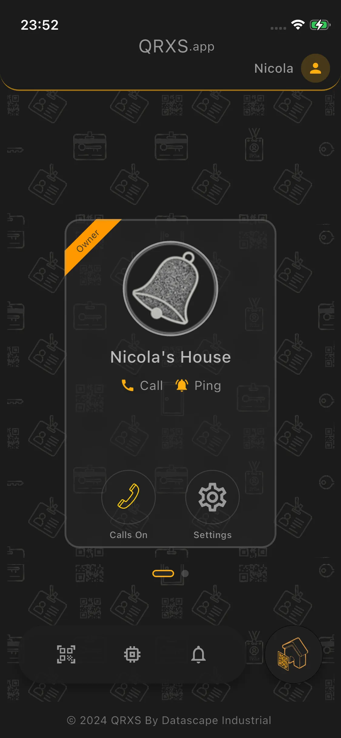 A unit's access card in the QRXS app, with one-tap call and ping actions for visitors